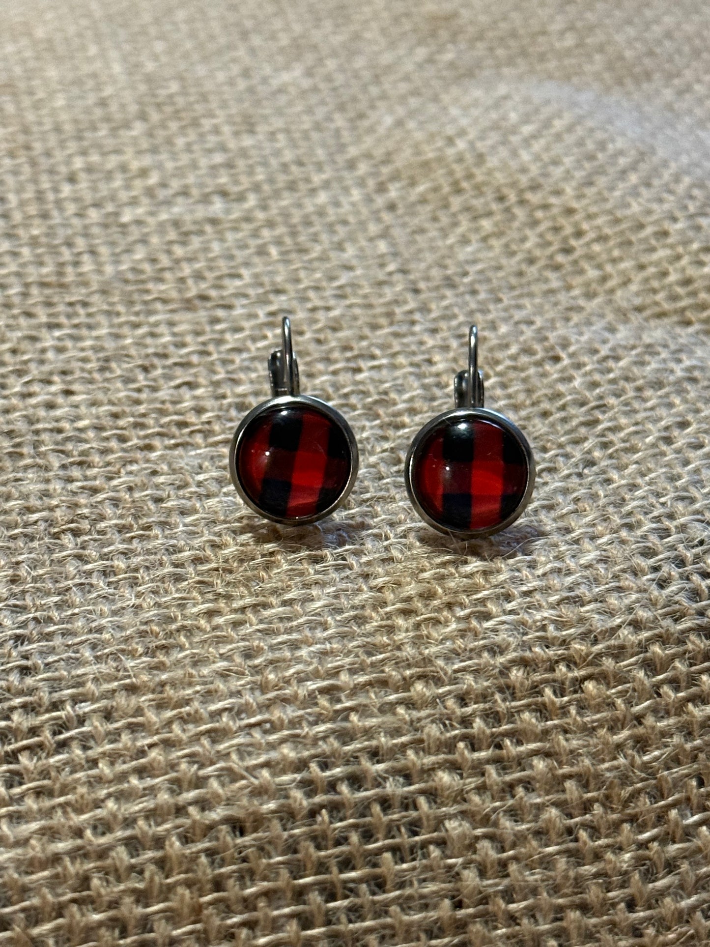 Buffalo Plaid Leverbacks 10mm